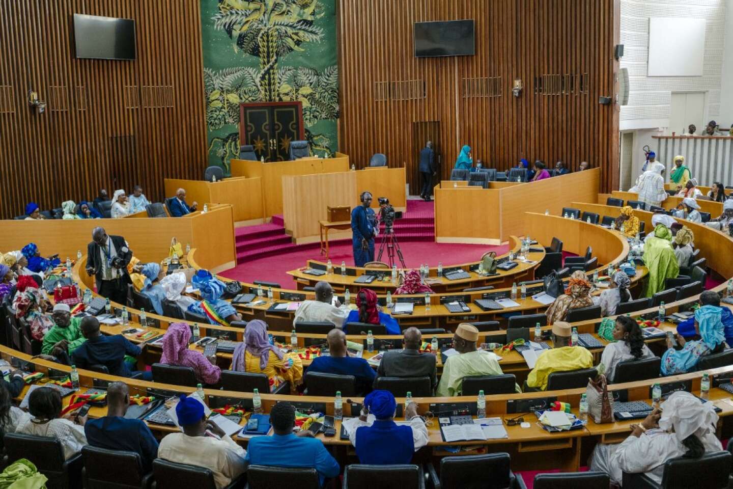 Sénégal : Report de la présidentielle au 15 décembre prochain