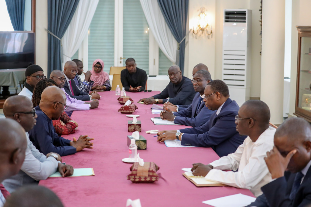 Macky Sall décide d’éponger la dette fiscale des entreprises de presse