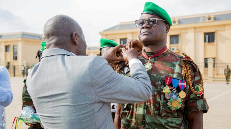 Forces Armées Béninoises : Port de grade à quatre Officiers supérieurs