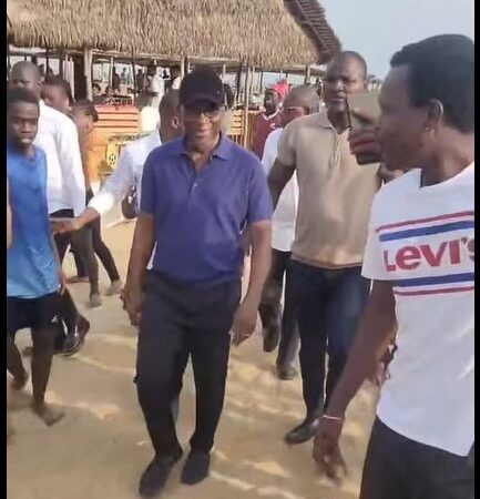 Patrice Talon aperçu à la plage El Dorado