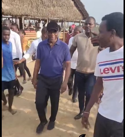 Patrice Talon aperçu à la plage El Dorado